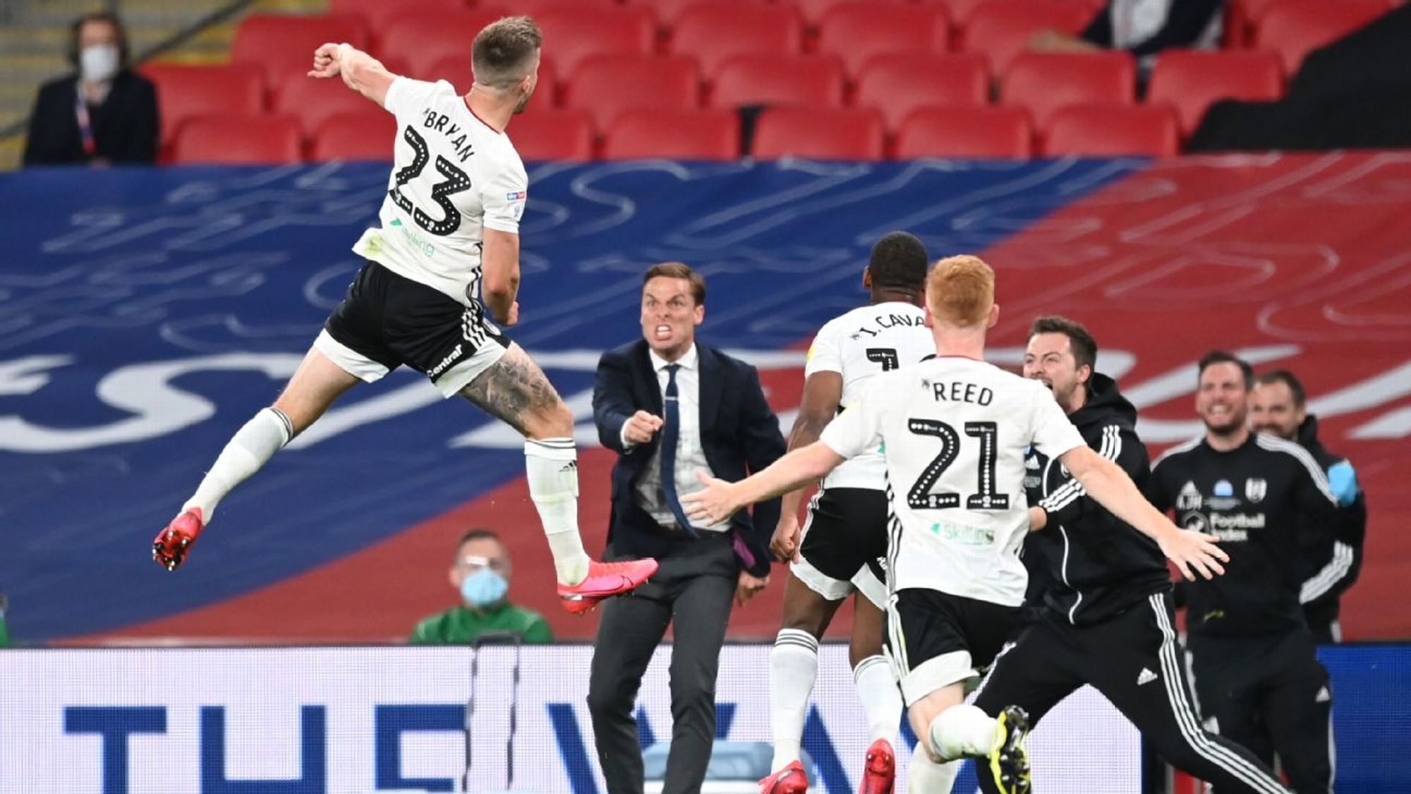 球员追逐自 球员追逐自