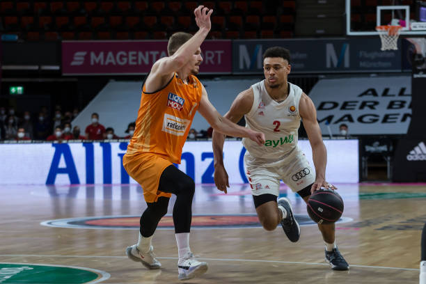 均展现了功 均展现了功