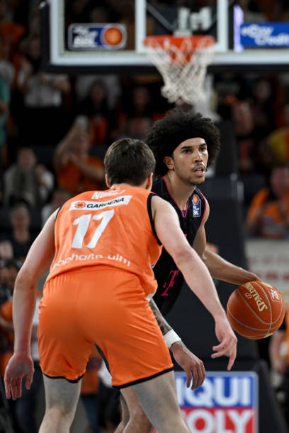 展示了他细 展示了他细