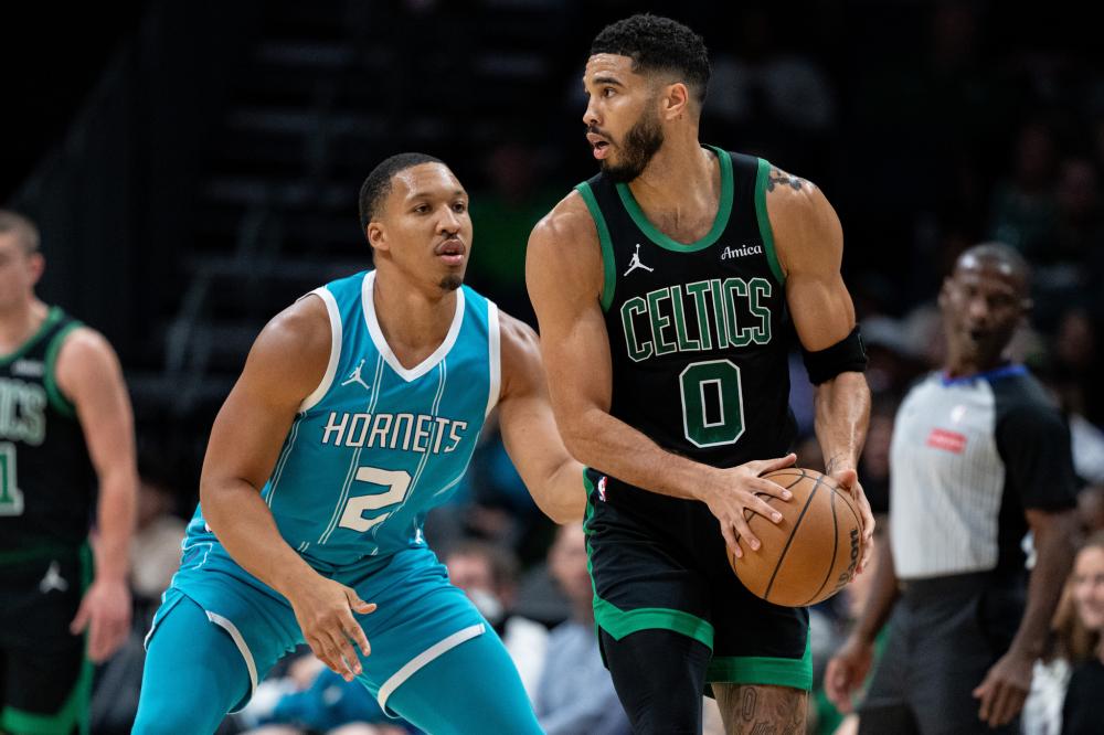 自从他在英 自从他在英